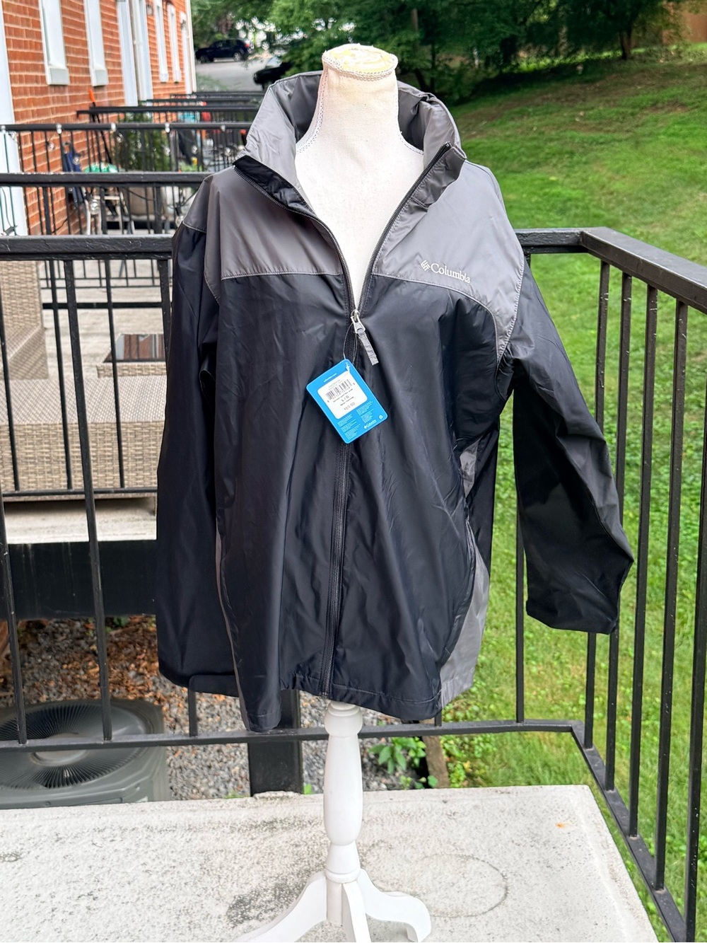 Columbia Glennaker Light Black and Gray Rain Jacket Size Large